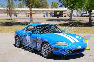 media/Jun-05-2022-CalClub SCCA (Sun) [[19e9bfb4bf]]/Around the Pits/